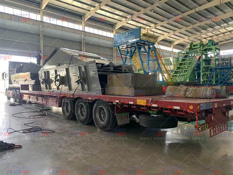 Gold mining machine:Vibrating feeder+gold trommel+2set concentrator