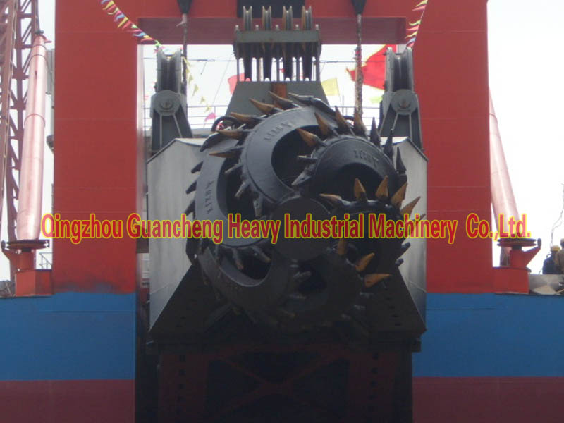 Cutter suction dredger