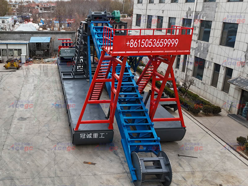River sand bucket chain dredger with transporting conveyor